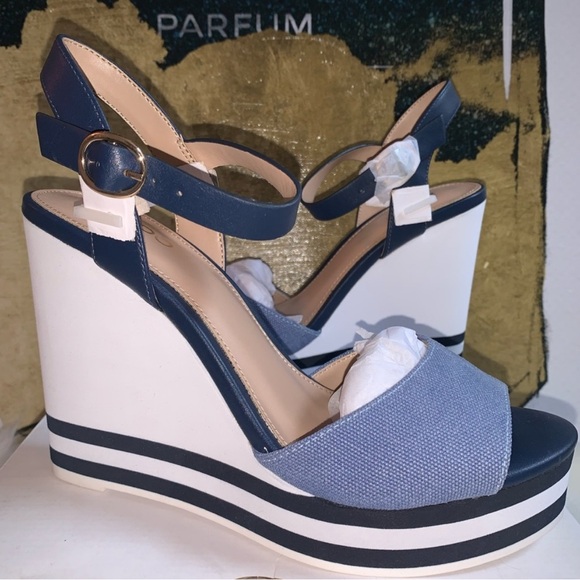 New pair of size 8 wedge navy blue & white heels - Picture 2 of 4